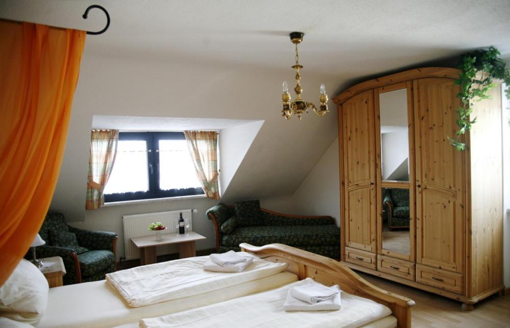 Hotel Am Markt Kleinblittersdorf Экстерьер фото
